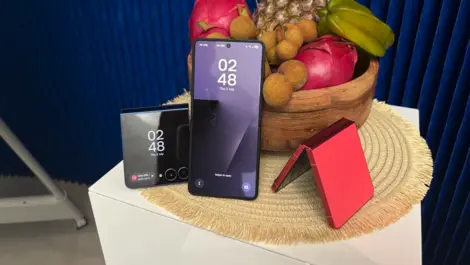 Samsung reveals Galaxy Z Flip7 with AI features & slim design