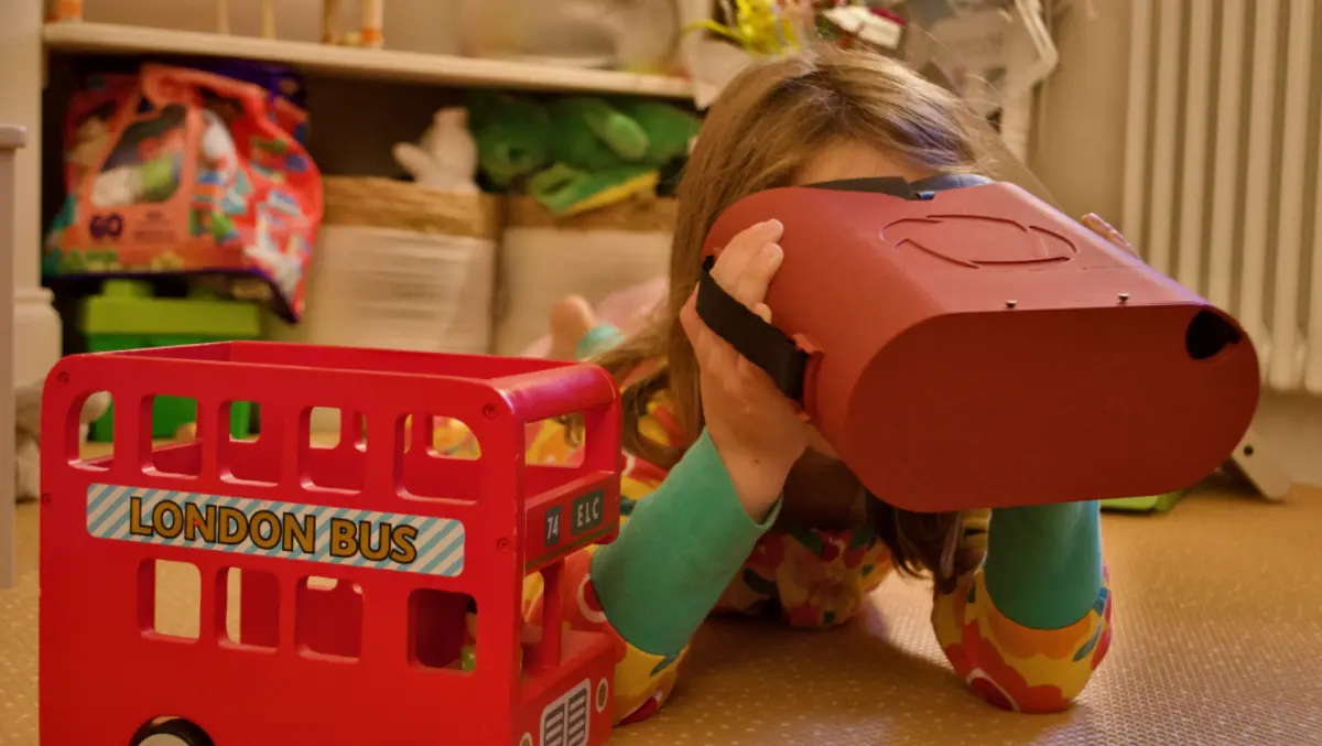 UCL and Siloton adapt an eye scanner for the children